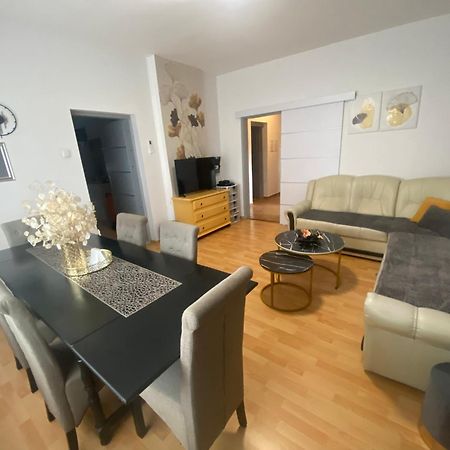 Apartman El Ogulin Bagian luar foto