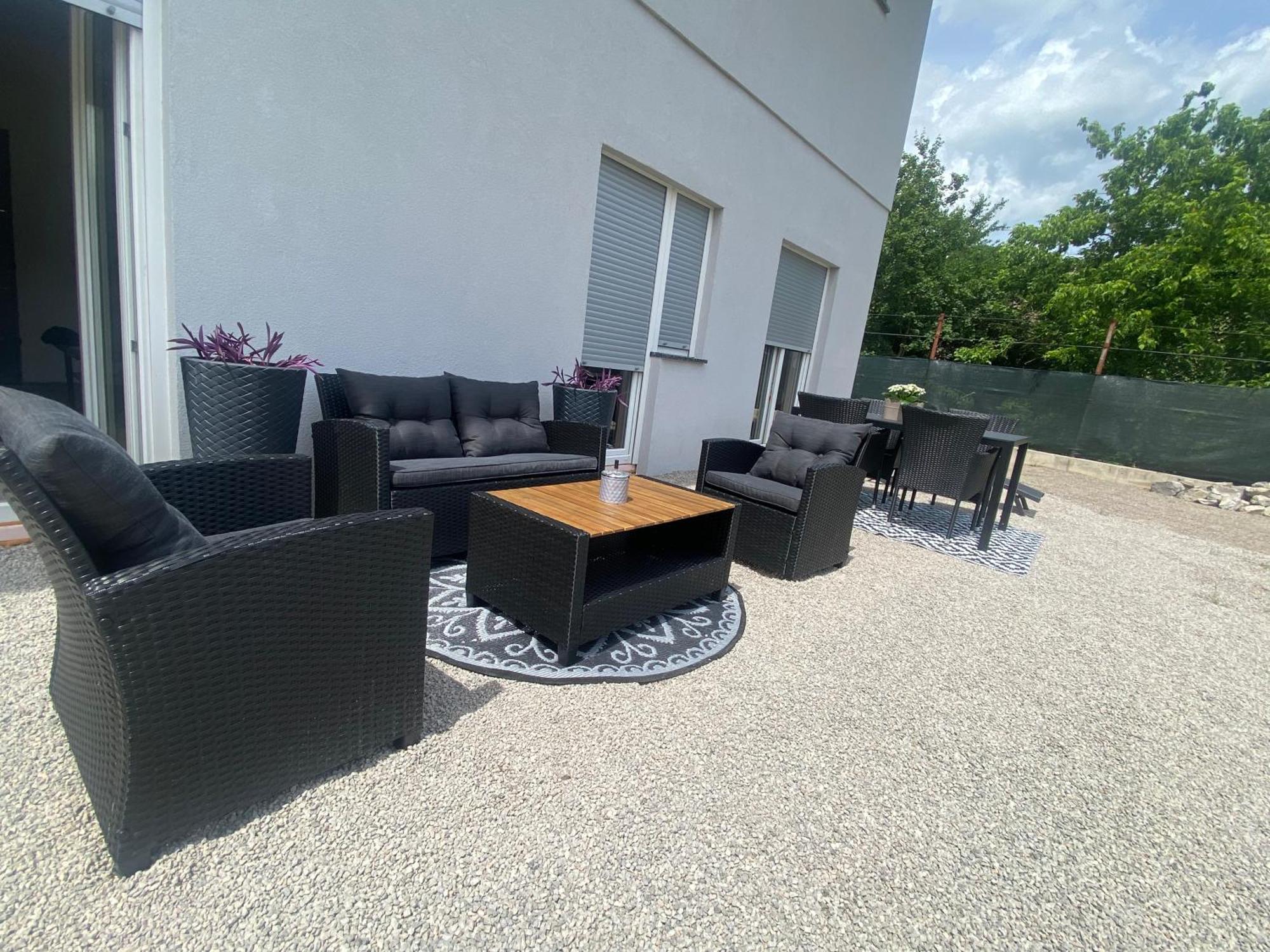 Apartman El Ogulin Bagian luar foto