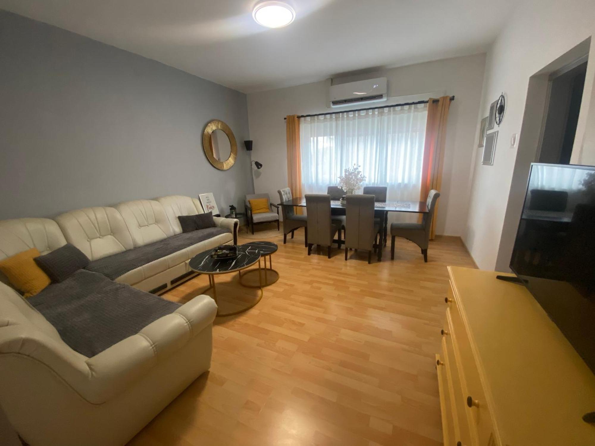 Apartman El Ogulin Bagian luar foto