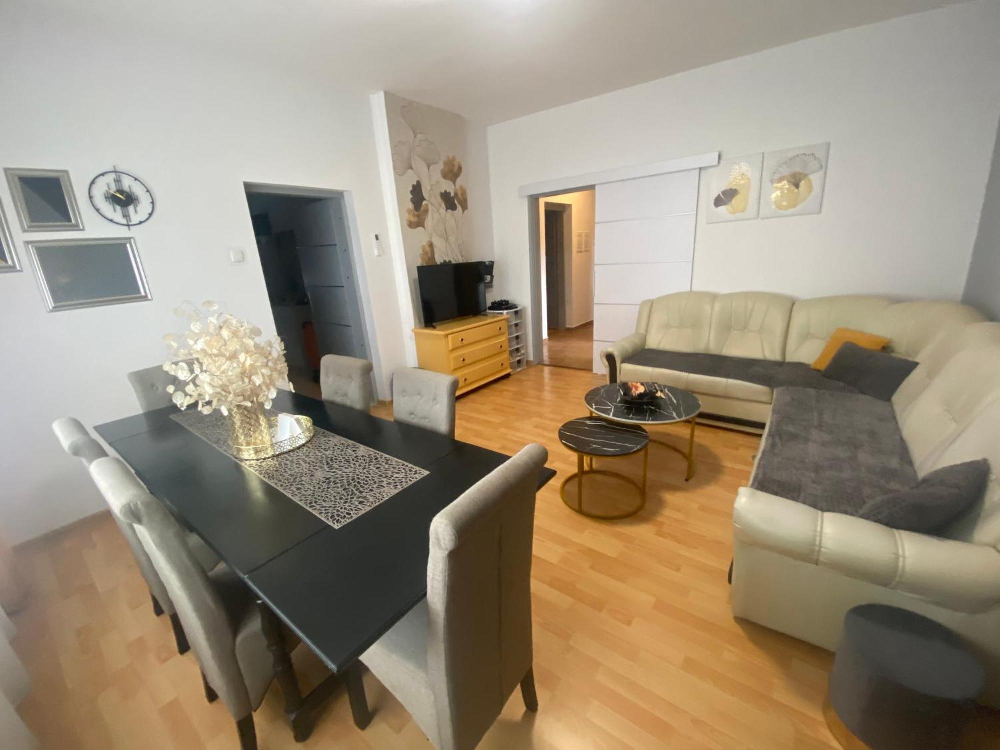 Apartman El Ogulin Bagian luar foto